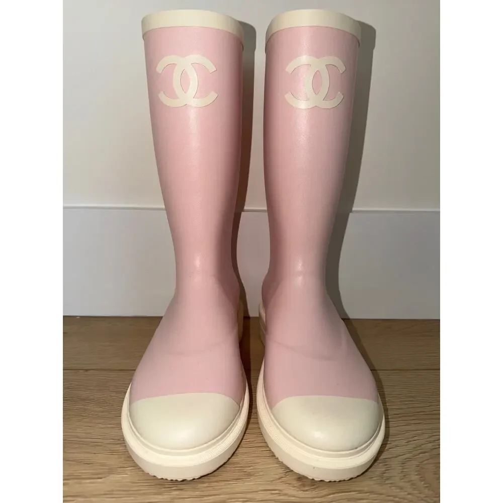 Chanel REV Rose Pink White Caoutchouc CC Logo High Pull On Rubber Rain Boots 39